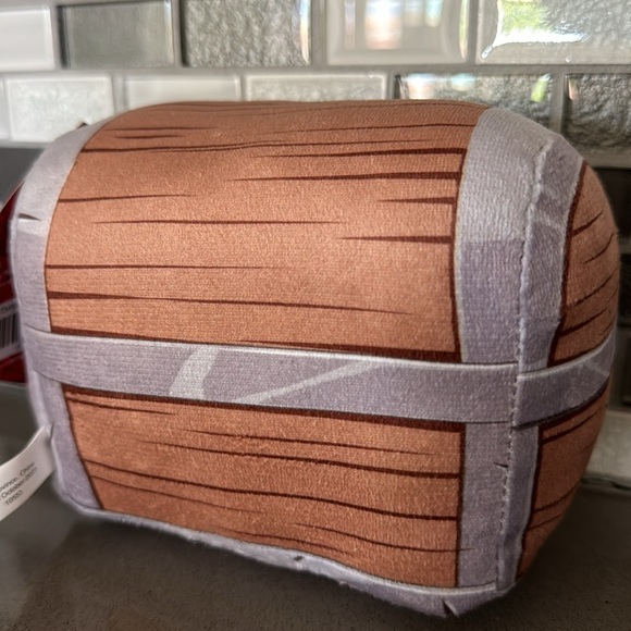 Dungeons & Dragons MIMIC Chest Plush / Limited  Edition / 6” / BRAND NEW - Picture 9 of 16